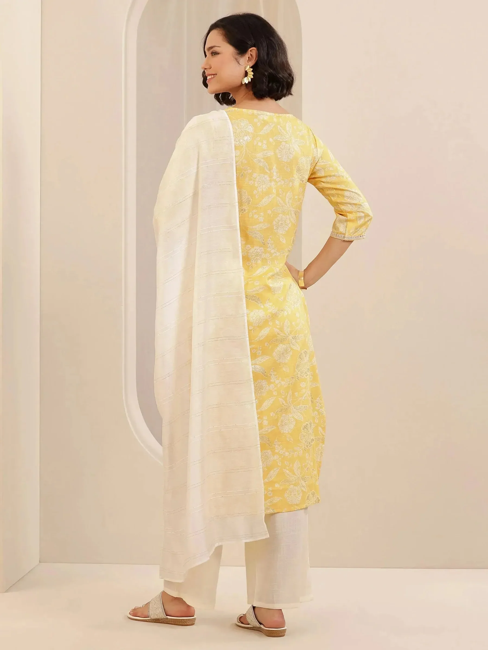 Yellow Printed Cotton Blend Straight Suit Set With Dupatta - Image 4