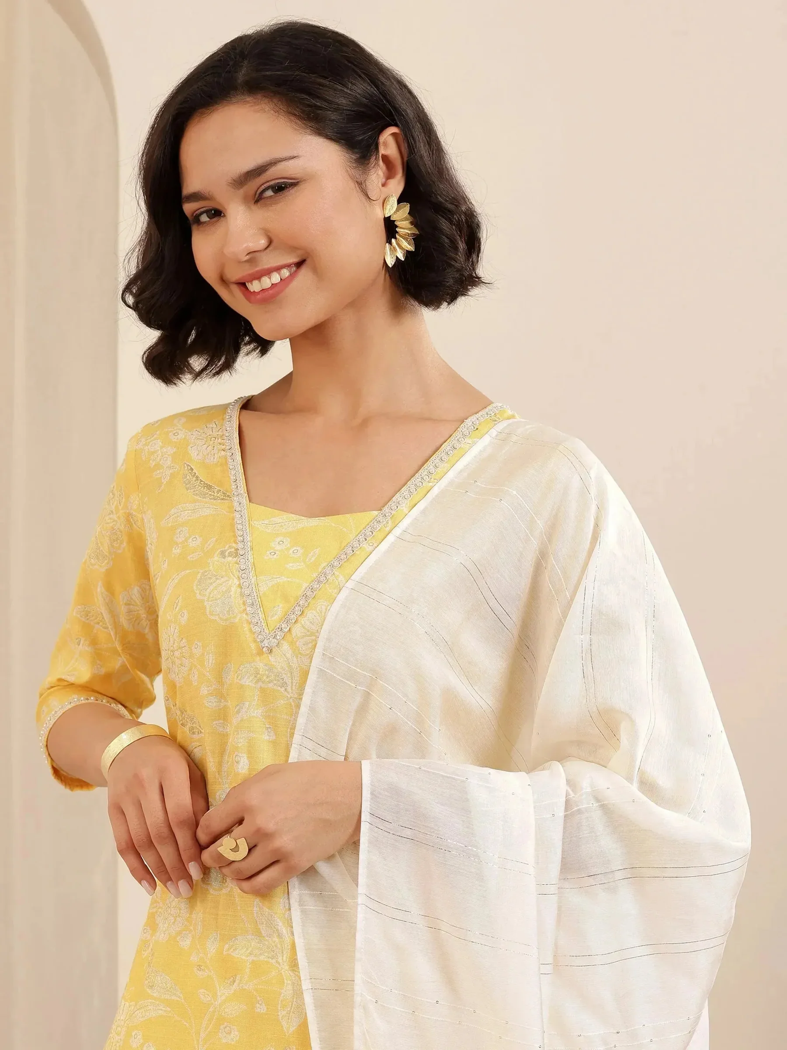 Yellow Printed Cotton Blend Straight Suit Set With Dupatta - Image 5