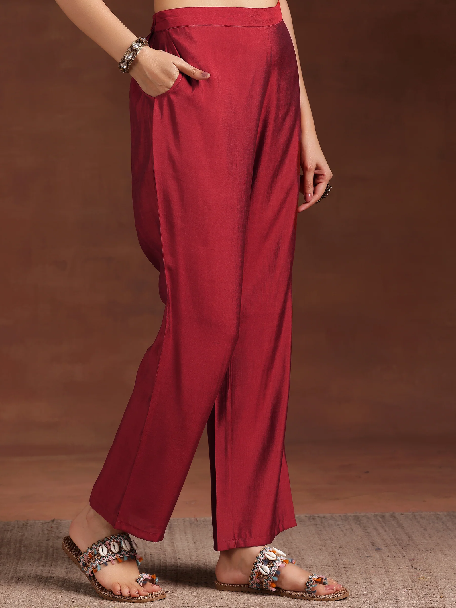 Maroon Printed Silk Blend Straight Suit With Dupatta - Image 7